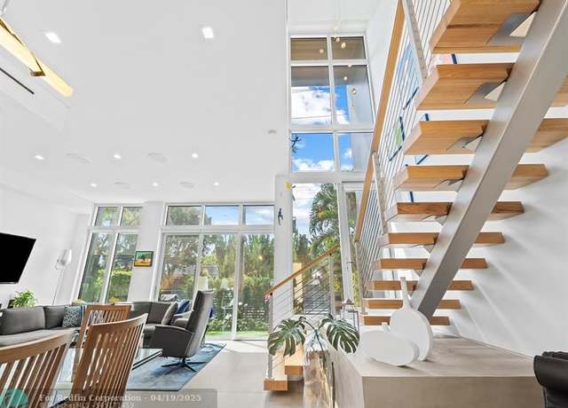 Property at 805 NE 6th St, Fort Lauderdale, FL 33304, 3 beds, 3.5 baths