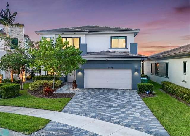 Property at 10935 Windward St, Parkland, FL 33076, 4 beds, 4 baths