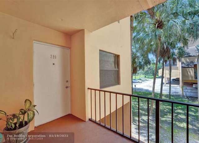 Property at 400 Commodore Dr #210, Plantation, FL 33325, 2 beds, 2 baths