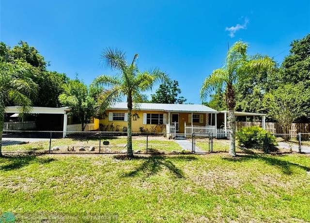 Property at 1788 SW 8th St, Okeechobee, FL 34974, 4 beds, 2.5 baths
