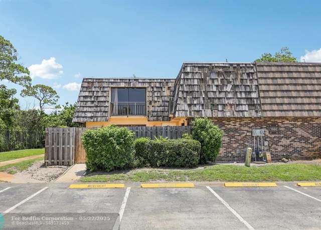 Property at 1660 Forest Lakes Cir, West Palm Beach, FL 33406, 2 beds, 2 baths