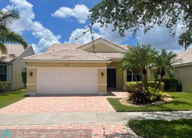 Property at 916 Savannah Falls Dr, Weston, FL 33327, 3 beds, 2 baths
