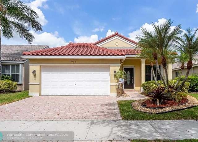 Property at 916 Savannah Falls Dr, Weston, FL 33327, 3 beds, 2 baths