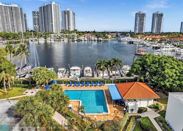 Property at 3500 Magellan Cir #715, Miami, FL 33180, 3 beds, 2.5 baths