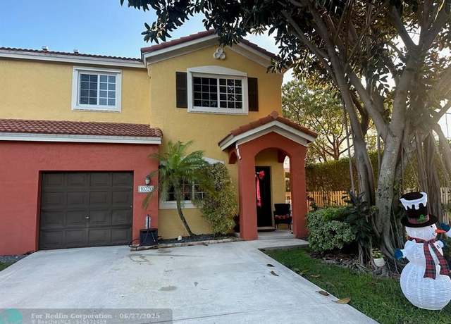 Property at 10320 SW 18th St #10320, Miramar, FL 33025, 4 beds, 2.5 baths
