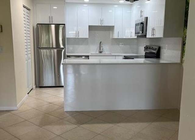 Property at 418 Pine Glen Ln Unit C-1, Green Acres, FL 33463, 2 beds, 1 bath