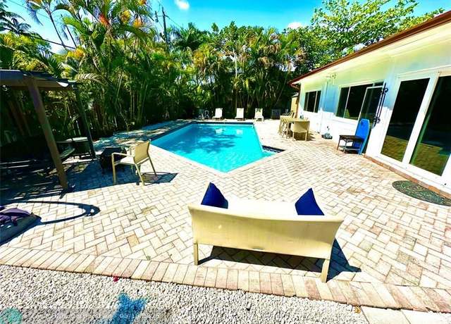 Property at 1642 NE 8th St, Fort Lauderdale, FL 33304, 3 beds, 1 bath