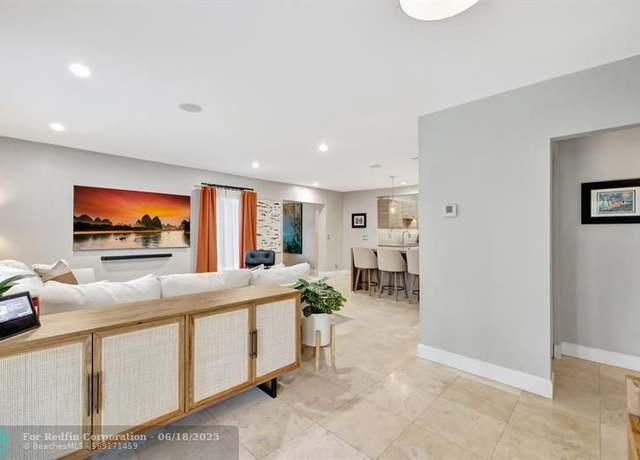 Property at 201 NE 28th Ct, Wilton Manors, FL 33334, 3 beds, 3 baths