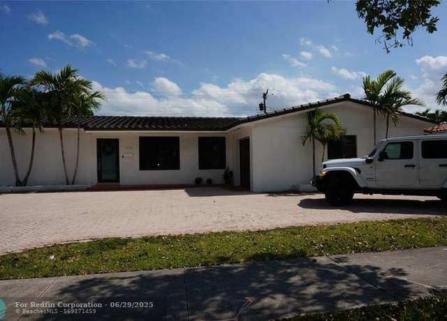 Property at 9220 SW 56th St, Miami, FL 33165, 4 beds, 3 baths