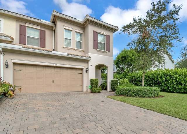 Property at 1105 Banyan Dr, Hollywood, FL 33021, 3 beds, 2.5 baths