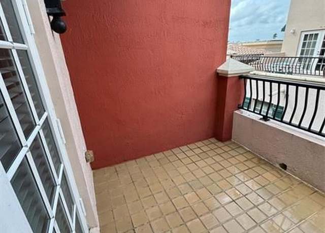 Property at 1033 NE 17th Way #605, Fort Lauderdale, FL 33304, 4 beds, 4.5 baths