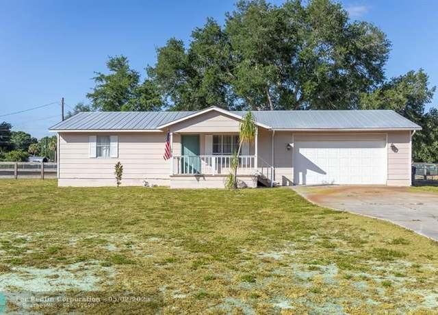 Property at 8035 SE 60th Dr, Okeechobee, FL 34974, 2 beds, 2 baths