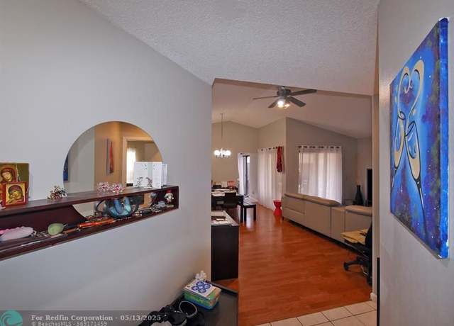 Property at 6535 NW 170th Ln, Hialeah, FL 33015, 3 beds, 2 baths