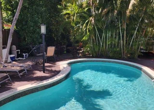 Property at 725 S 29th Ct, Hollywood, FL 33020, 3 beds, 2 baths