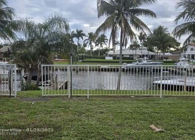 Property at 228 Arlington Rd, West Palm Beach, FL 33405, 2 beds, 2 baths