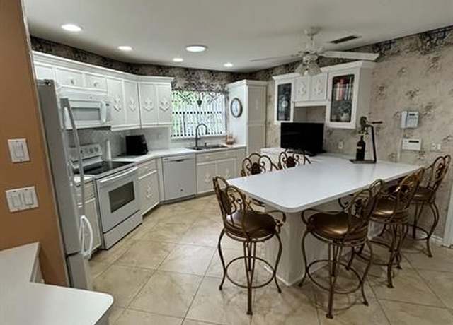 Property at 10571 Ladypalm Ln Unit B, Boca Raton, FL 33498, 2 beds, 2 baths