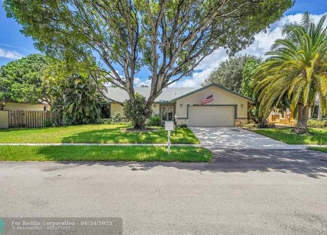 Property at 7481 NW 42nd St, Lauderhill, FL 33319, 3 beds, 2.5 baths