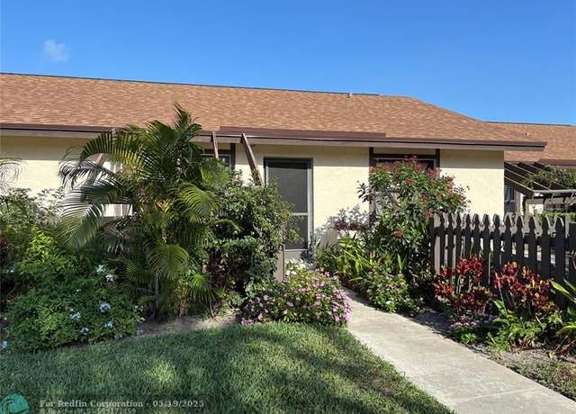 Property at 43 Via De Casas Norte, Boynton Beach, FL 33426, 3 beds, 2 baths