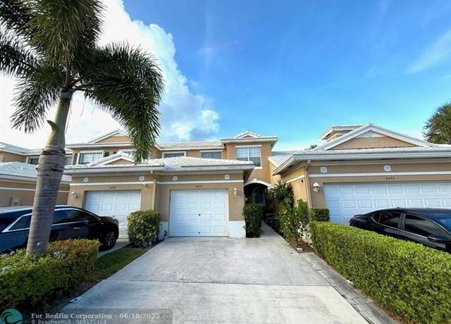 Property at 4955 Mallory St #4955, FL 33463, 2 beds, 2.5 baths