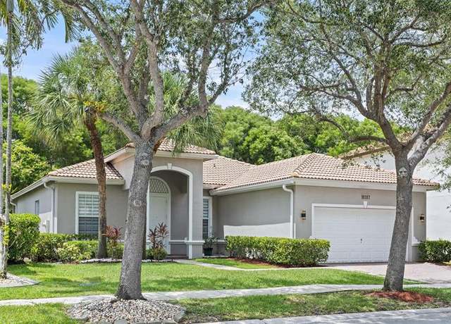 Property at 19397 Stonebrook St, Weston, FL 33332, 4 beds, 2 baths