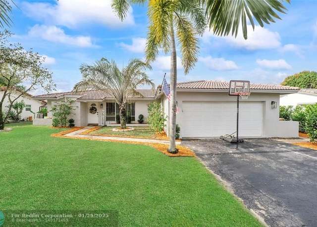 Property at 846 Ramblewood Dr, Coral Springs, FL 33071, 4 beds, 2 baths