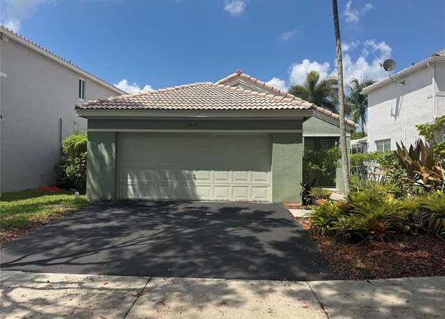 Property at 4077 Pine Ridge Ln, Weston, FL 33331, 3 beds, 2 baths