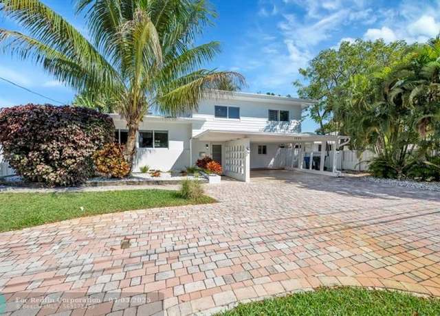 Property at 1771 NE 35th St, Oakland Park, FL 33334, 3 beds, 2.5 baths