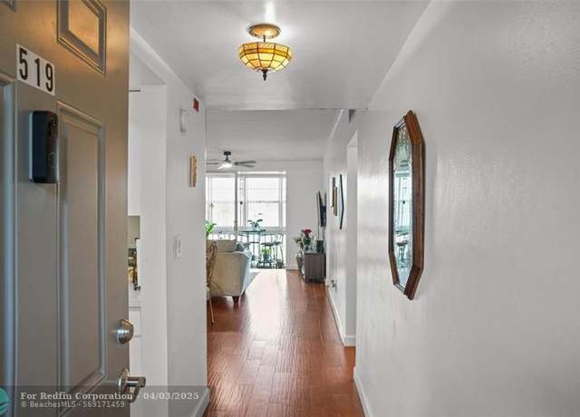 Property at 18555 NE 14th Ave #519, Miami, FL 33179, 2 beds, 1.5 baths