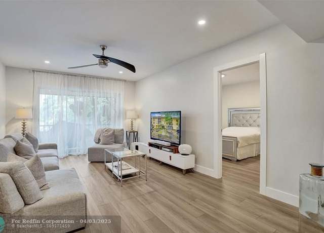 Property at 480 NW 20th St #303, Boca Raton, FL 33431, 2 beds, 2 baths