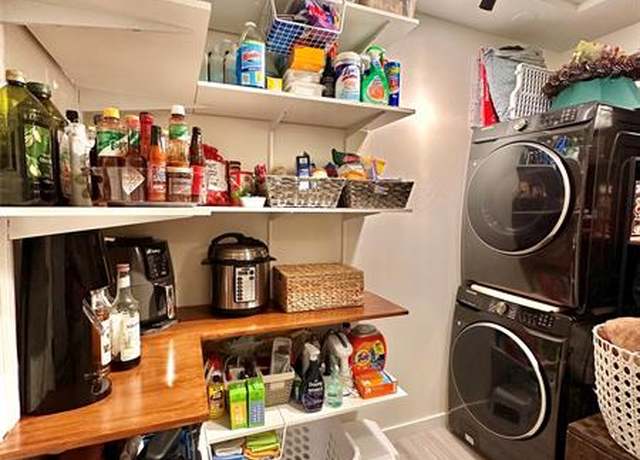 Property at 501 NW 25th St, Wilton Manors, FL 33311, 4 beds, 2 baths