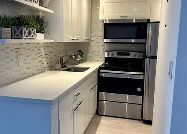 Property at 800 West Ave #637, Miami Beach, FL 33139, 1 bath