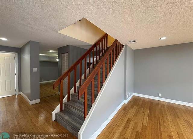 Property at 8253 8th Pl #2, Plantation, FL 33324, 4 beds, 2.5 baths