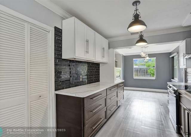 Property at 281 NE 41st St, Oakland Park, FL 33334, 2 beds, 2 baths