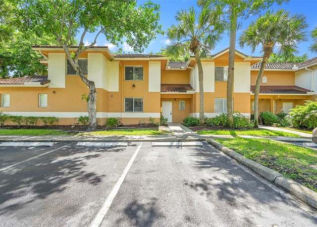 Property at 796 NW 91st Ter #796, Plantation, FL 33324, 3 beds, 2.5 baths