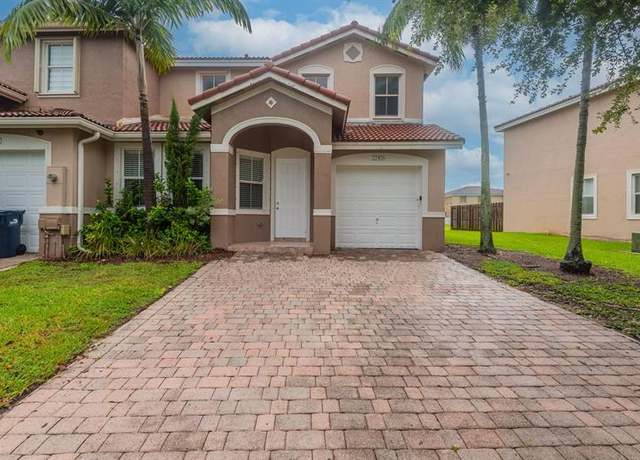 Property at 27400 SW 138th Path, Homestead, FL 33032, 3 beds, 2.5 baths
