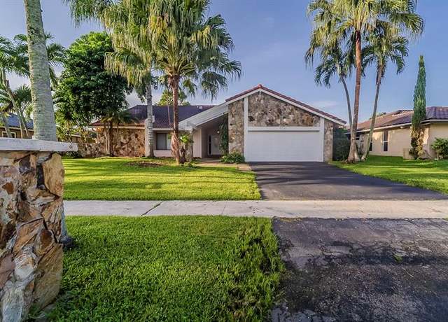 Property at 9730 NW 15th St, Plantation, FL 33322, 4 beds, 2 baths