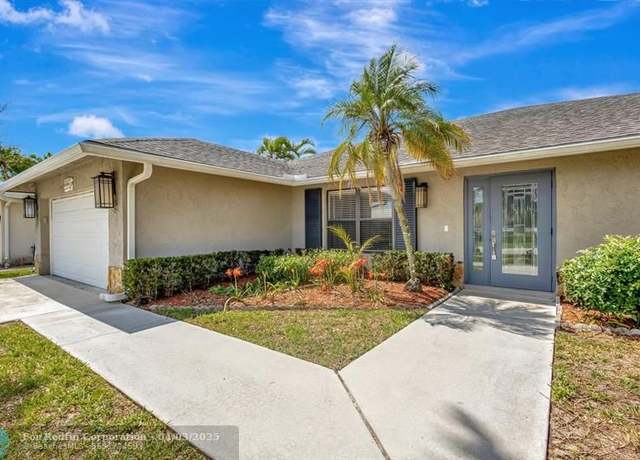 Property at 154 Ponce De Leon St, Royal Palm Beach, FL 33411, 3 beds, 2 baths