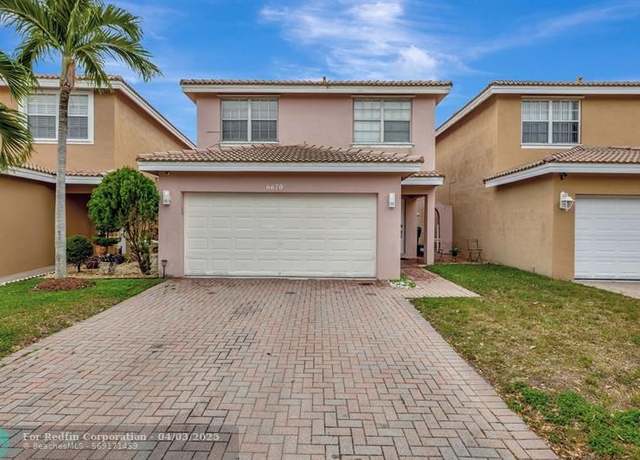 Property at 6670 NW 38th Dr, Lauderhill, FL 33319, 4 beds, 2.5 baths