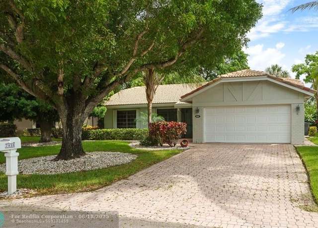 Property at 7836 Cloverfield Cir, Boca Raton, FL 33433, 3 beds, 2 baths