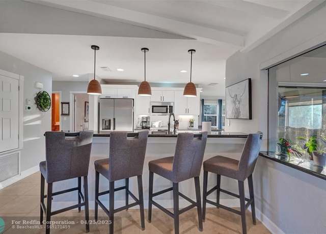 Property at 4909 N Travelers Palm Ln, Tamarac, FL 33319, 2 beds, 2.5 baths