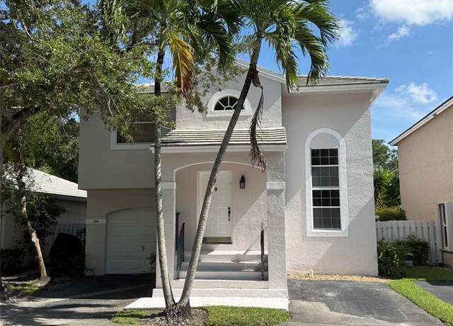 Property at 9840 NW 9th Ct, Plantation, FL 33324, 3 beds, 2.5 baths