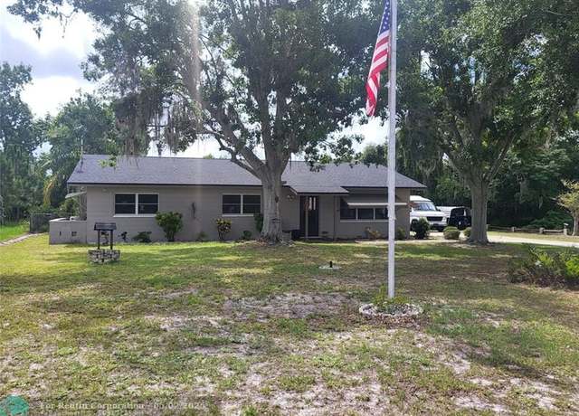 Property at 4 Pine St, FL 33852, 3 beds, 2 baths