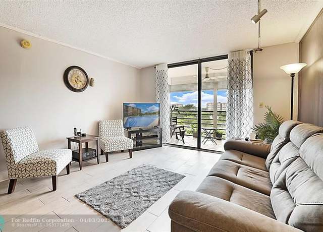 Property at 1400 Saint Charles Pl #616, Pembroke Pines, FL 33026, 2 beds, 2 baths