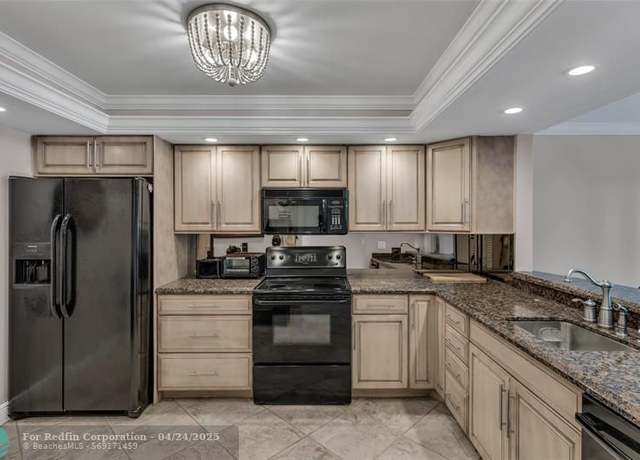 Property at 2900 NE 14th Street Cswy #202, Pompano Beach, FL 33062, 1 bed, 1.5 baths