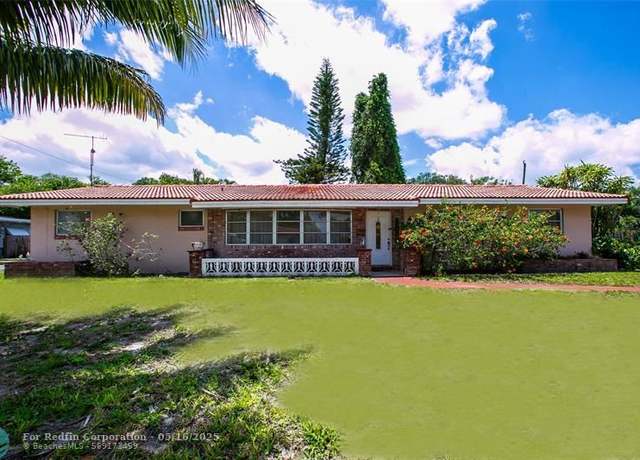 Property at 6820 SW 15th St, Pembroke Pines, FL 33023, 3 beds, 2 baths