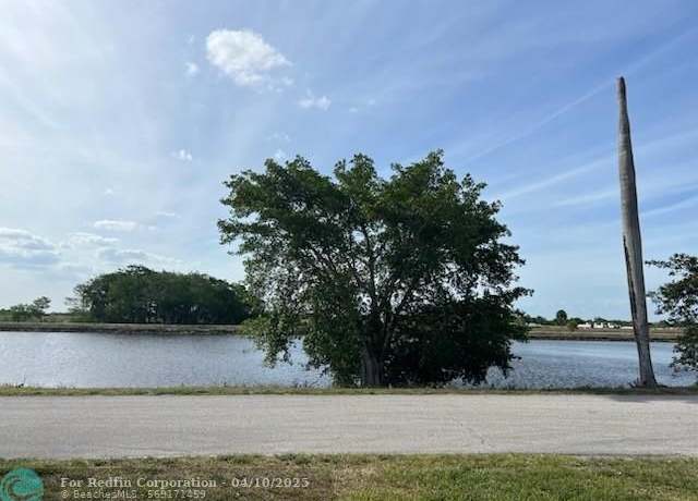 Property at 1510 N River Rd, FL 33471