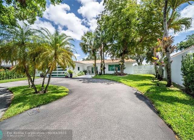 Property at 15101 Falkirk Pl, Miami Lakes, FL 33016, 3 beds, 2 baths
