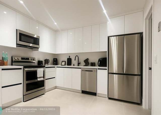 Property at 3822 92nd Ln #14, West Palm Beach, FL 33403, 2 beds, 2 baths