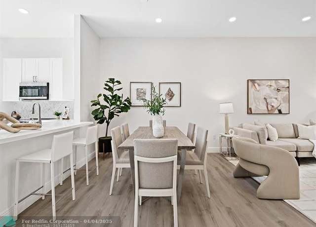 Property at 506 SE 7th St #305, Fort Lauderdale, FL 33301, 3 beds, 3.5 baths