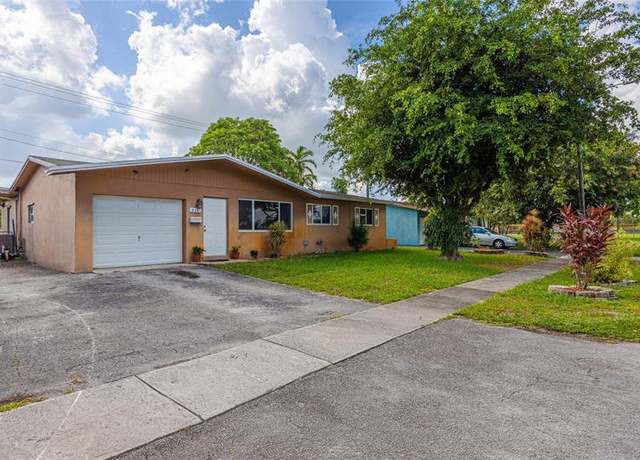 Property at 511 N 65th Ave, Hollywood, FL 33024, 3 beds, 2 baths